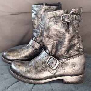 Frye Veronica Metallic Silver Engineer Moto Boots sz 7